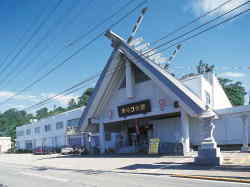 �L���R���